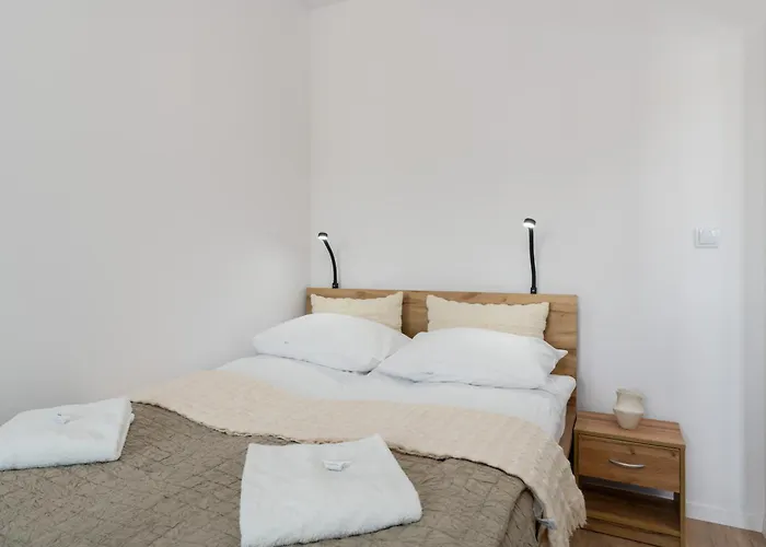 Bukowska 18 With Balcony Mtp By Renters *