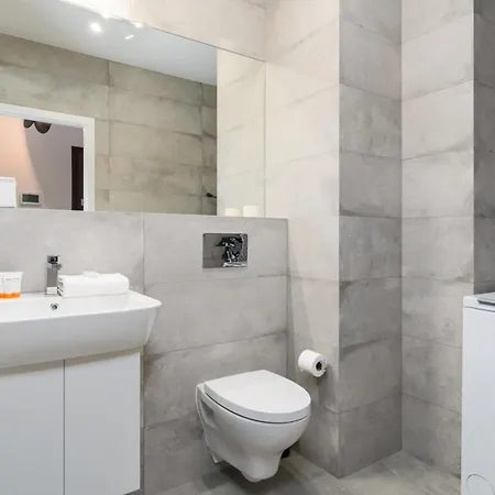 Bukowska 18 With Balcony Mtp By Renters *