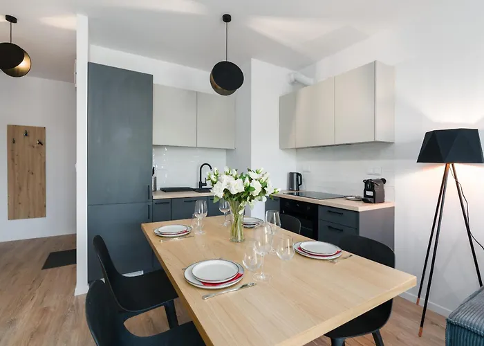 Bukowska 18 With Balcony Mtp By Renters Apartment *